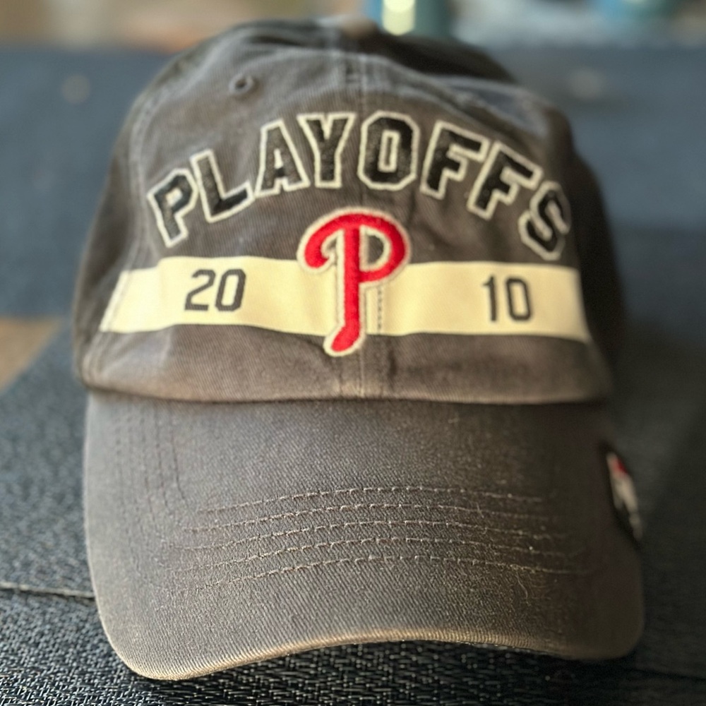 PHILADELPHIA PHILLIES 2010 MLB PLAYOFFS HAT - NEW NEVER WORN
